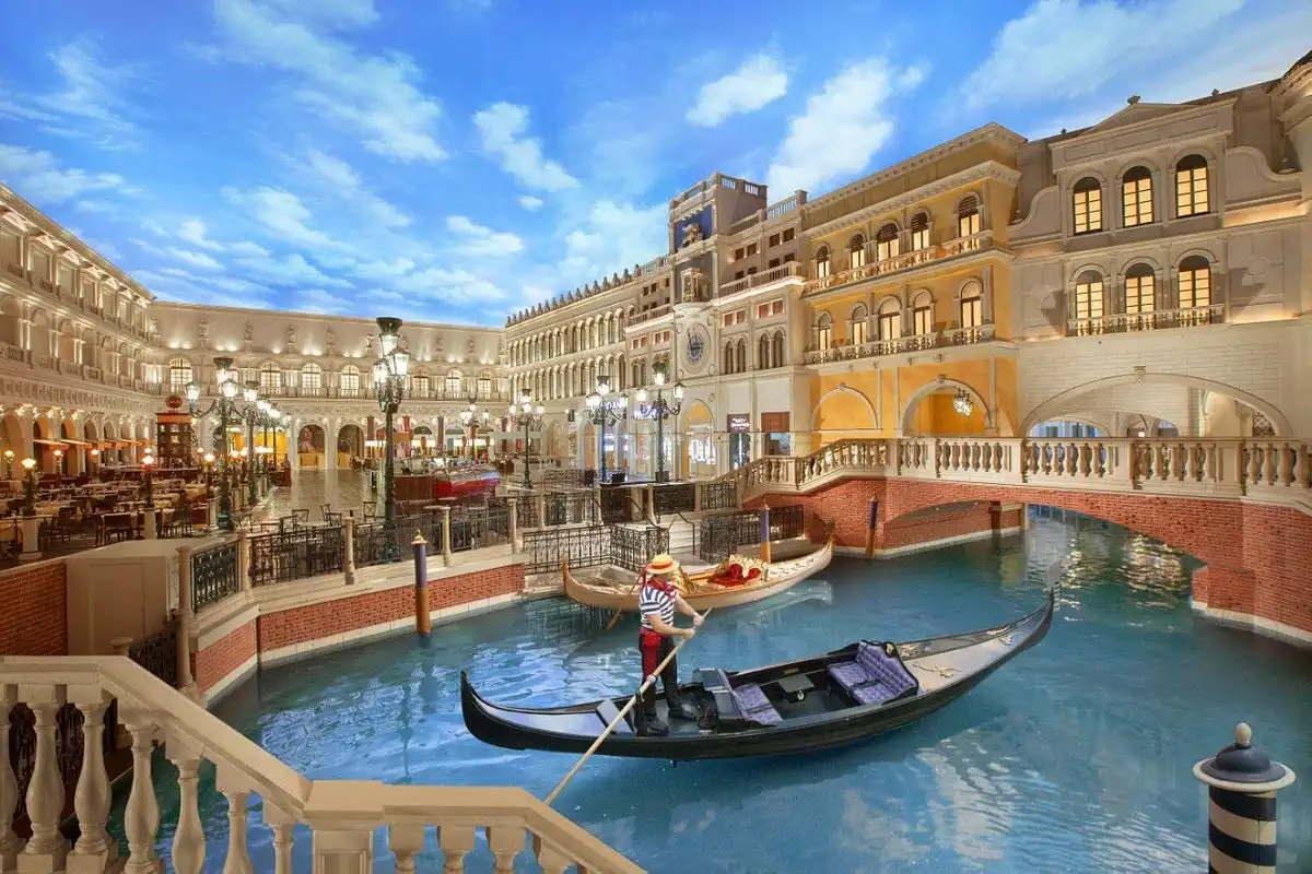The Venetian (5)
