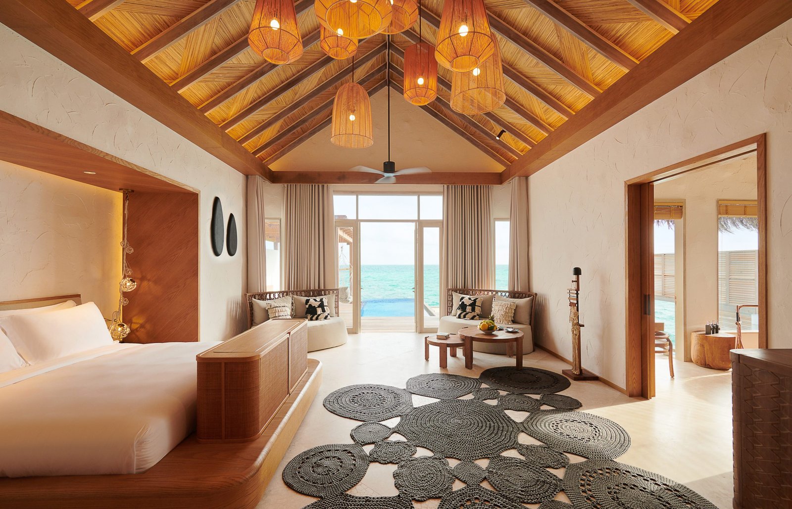 FAIRMONT-MALDIVES_GRAND-WATER-SUNSET-VILLA-BEDROOM.1