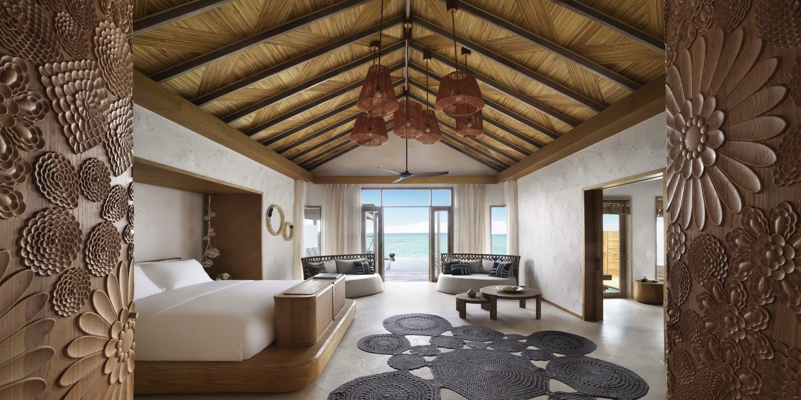 FAIRMONT-MALDIVES_GRAND-WATER-SUNSET-VILLA_BEDROOM