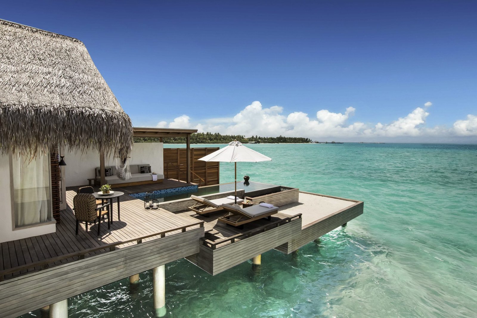 FAIRMONT-MALDIVES_GRAND-WATER-SUNSET-VILLA_OUTDOOR-AREA
