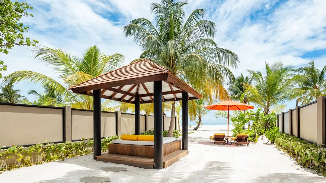 angsana-dlx-beachfront-pool-villa-1
