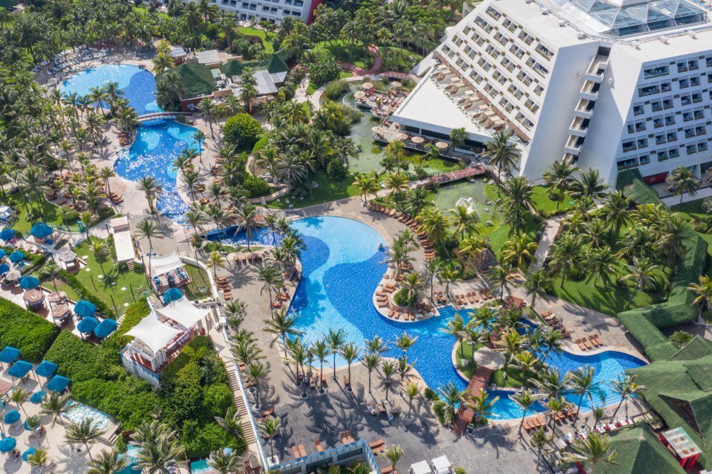 Pyramid cancun 2