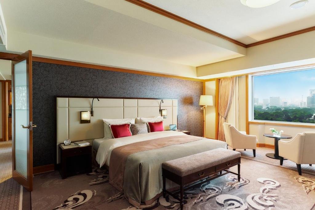 IHT-tokyo-3