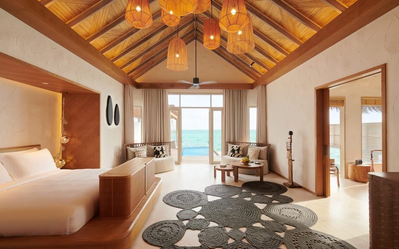 FAIRMONT-MALDIVES_GRAND-WATER-SUNSET-VILLA-BEDROOM.1