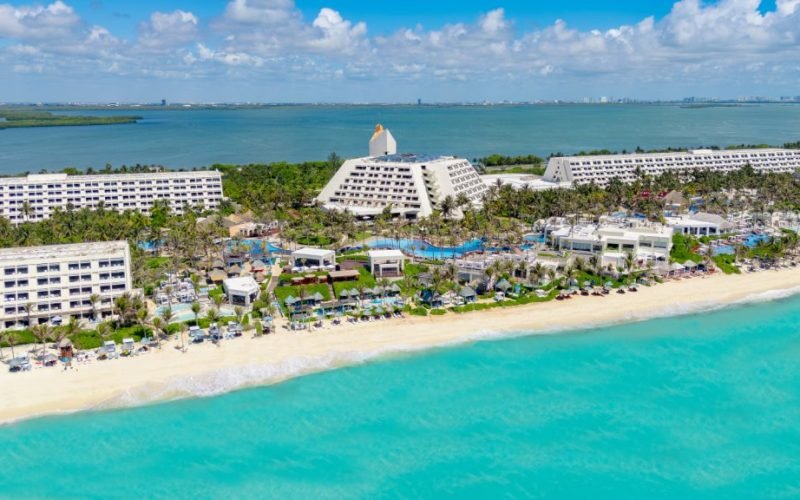 Pyramid cancun 1