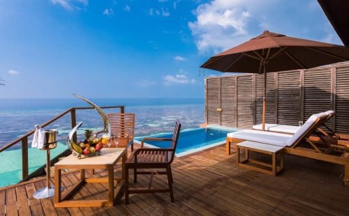 lily-beach-deluxe-water-villa-1
