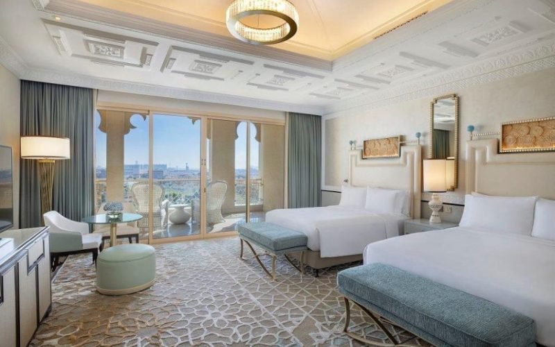 2 Queen golf course view